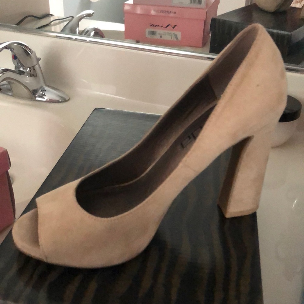 Nadia natural color open toe suede shoes